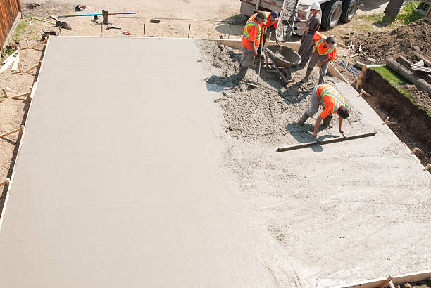 Best Custom Concrete Contractor  in Smithfield, VA